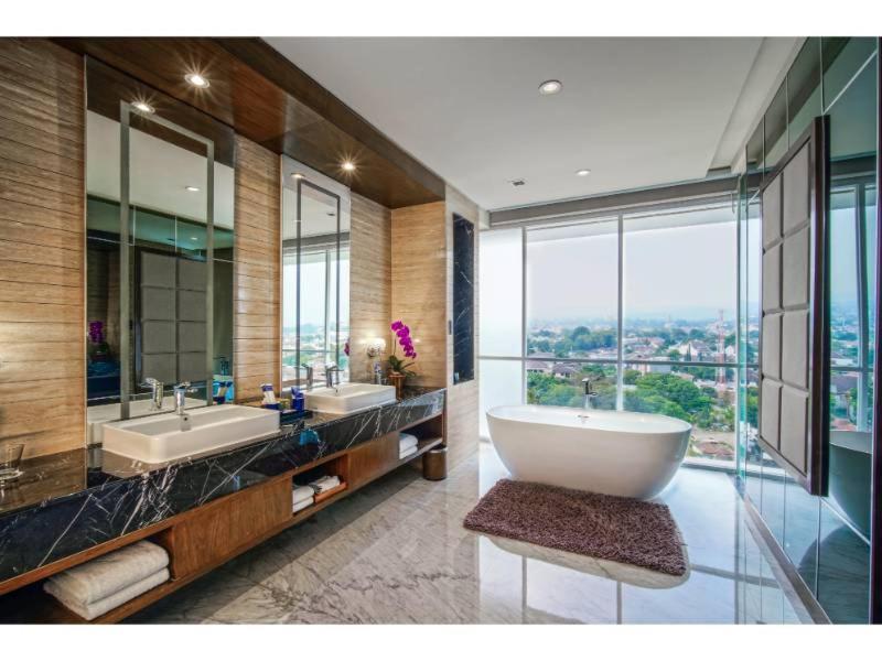 Aston Pasteur Hotel Bandung Ngoại thất bức ảnh